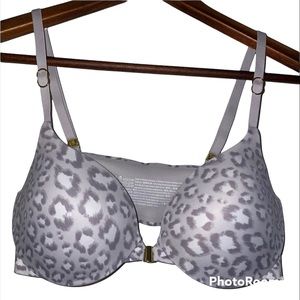 32C Incredible by Victoria Secret Lined Demi Front close bra